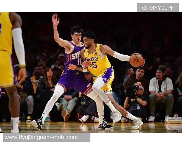 文班明天对湖人出战成疑若身体状况良好将有望参赛 文班明天对湖人出战成疑若身体状况良好将有望参赛