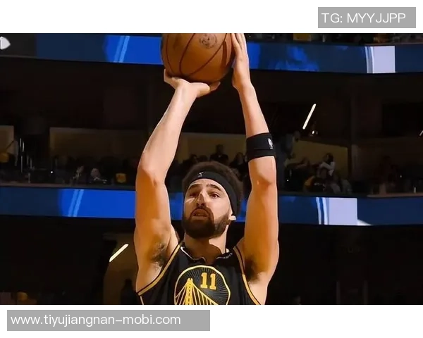 克雷格波特精彩表现撤步远投被犯规成功打成三分加一 克雷格波特精彩表现撤步远投被犯规成功打成三分加一